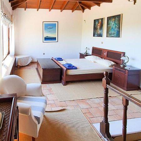 Lovely Home In Kiato With Wifi Екстер'єр фото