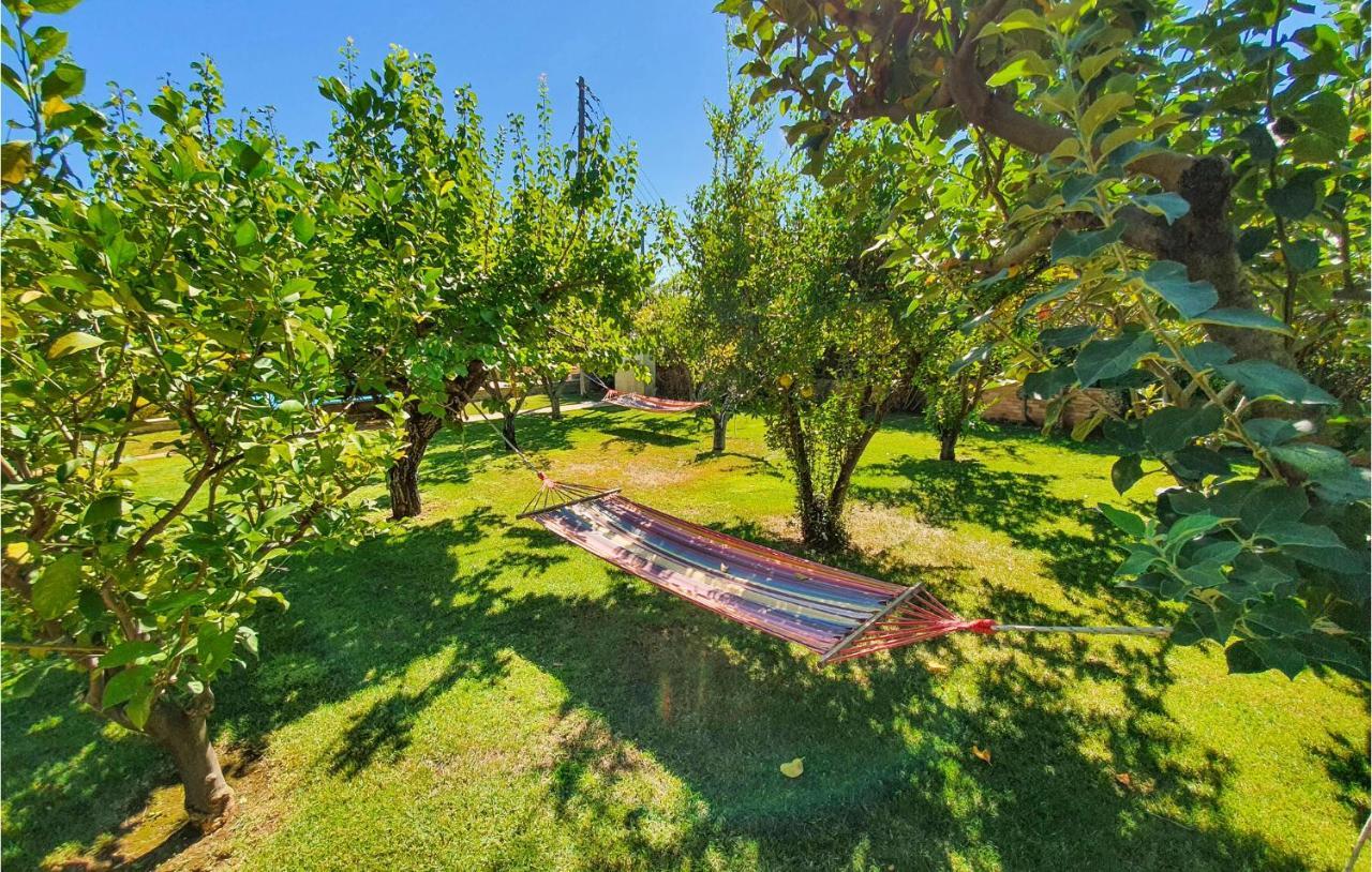 Lovely Home In Kiato With Wifi Екстер'єр фото
