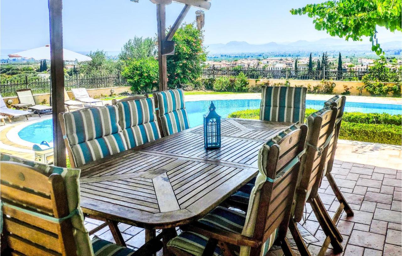 Lovely Home In Kiato With Wifi Екстер'єр фото