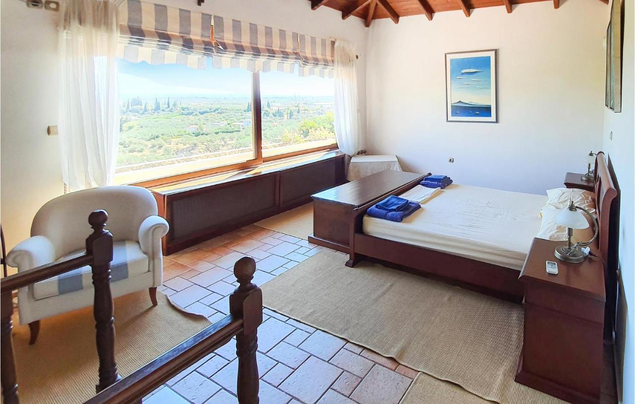 Lovely Home In Kiato With Wifi Екстер'єр фото
