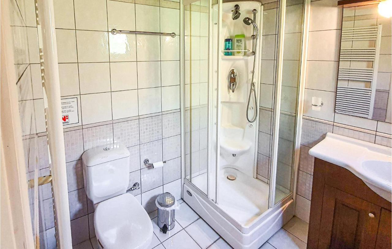 Lovely Home In Kiato With Wifi Екстер'єр фото